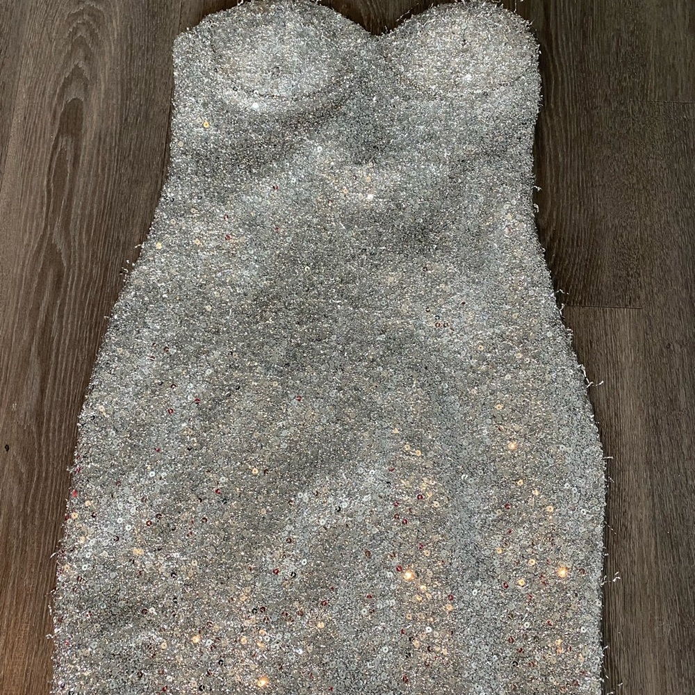 Arden B Size M silver sequin mini dress